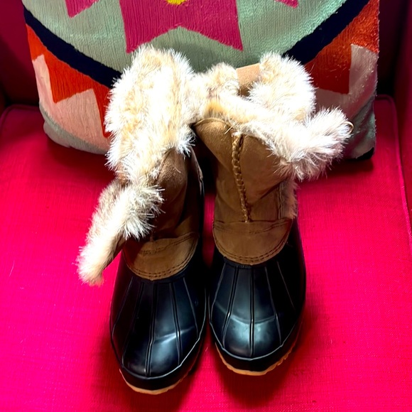 Bearpaw Deborah Hickory Waterproof boots, Size 8 - Picture 1 of 9